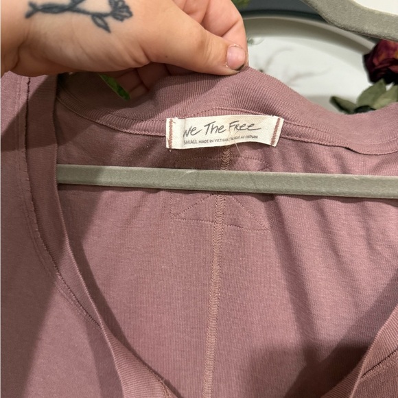 We The Free Pink Pleated blouse size small - Picture 5 of 9